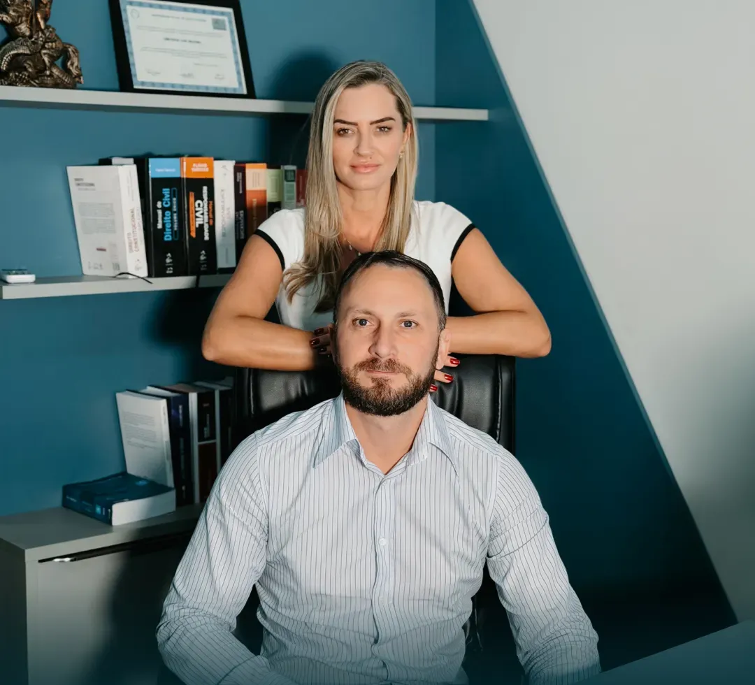 Silvia Possenti e Cristiano Silveira no escritório